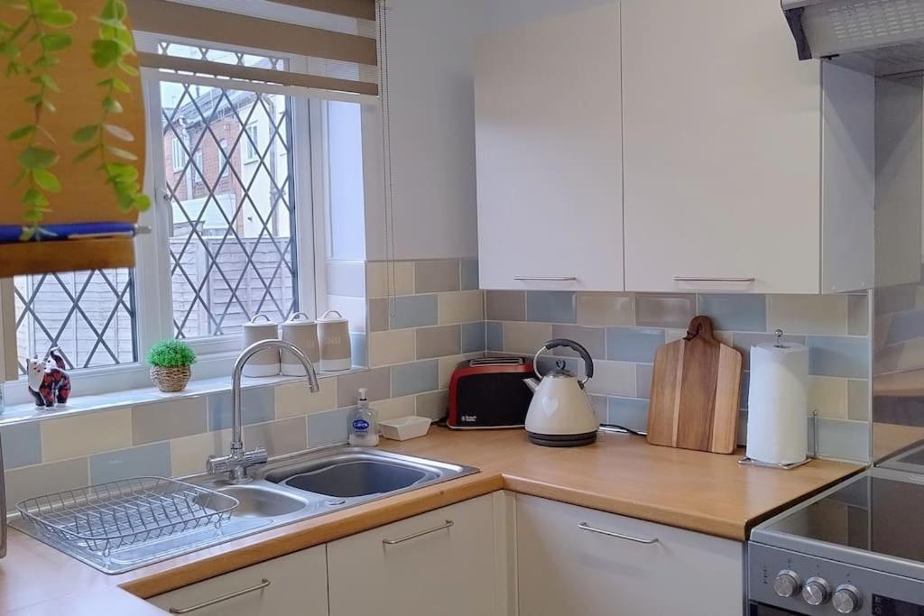 Ludlow Mews Town House With Free Parking Exterior photo