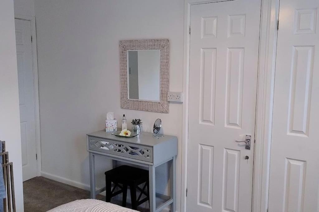 Ludlow Mews Town House With Free Parking Exterior photo